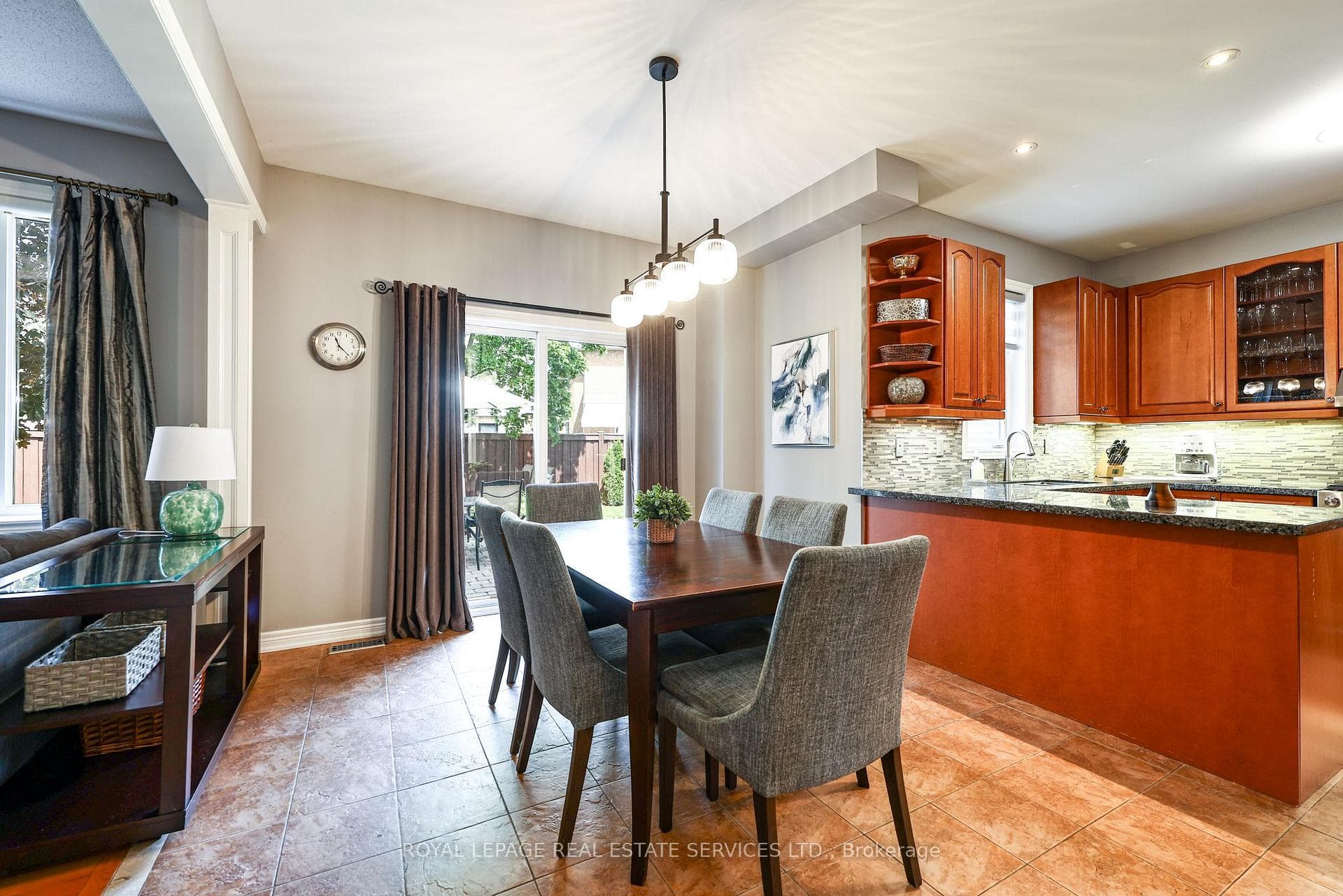 140 Humber Forest Court photo 20