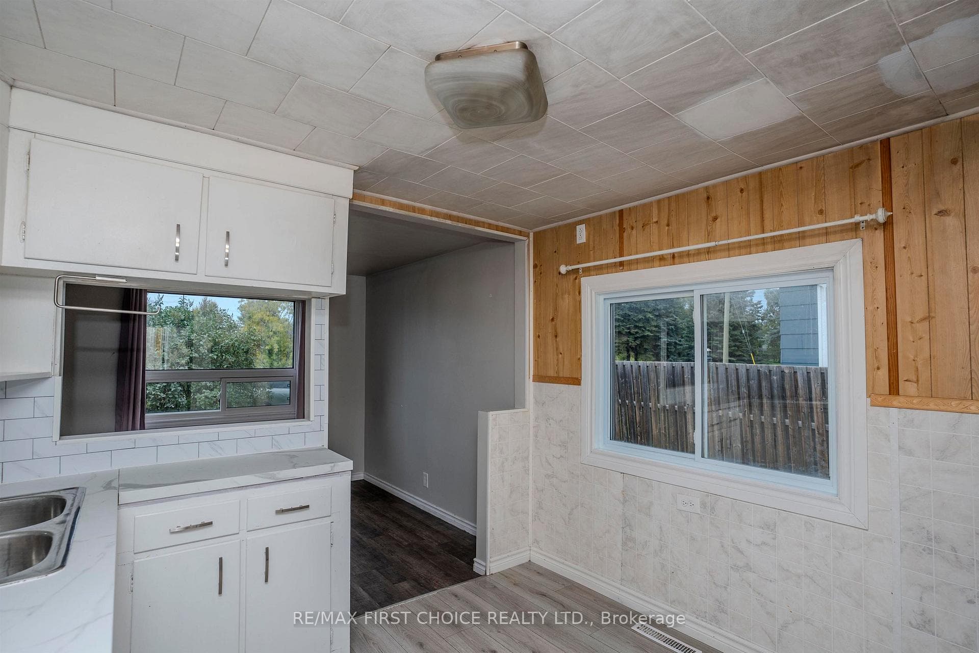 1408 Forest Street photo 12
