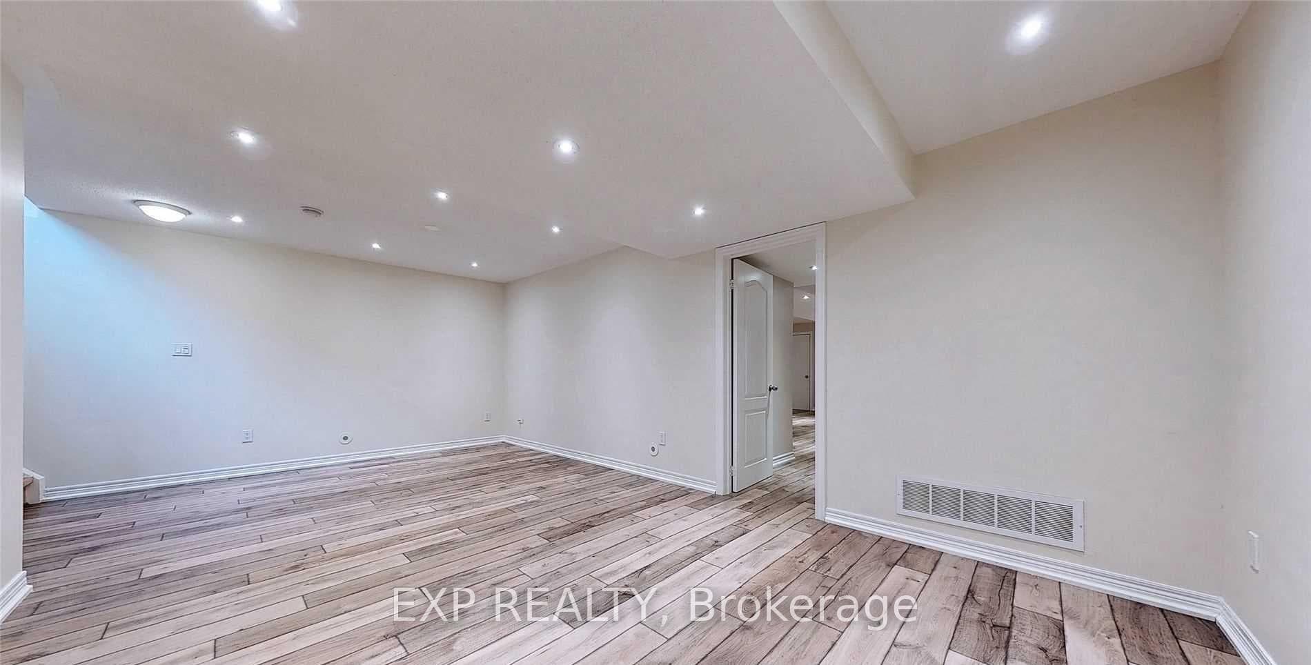 3178 Eclipse Avenue photo 33