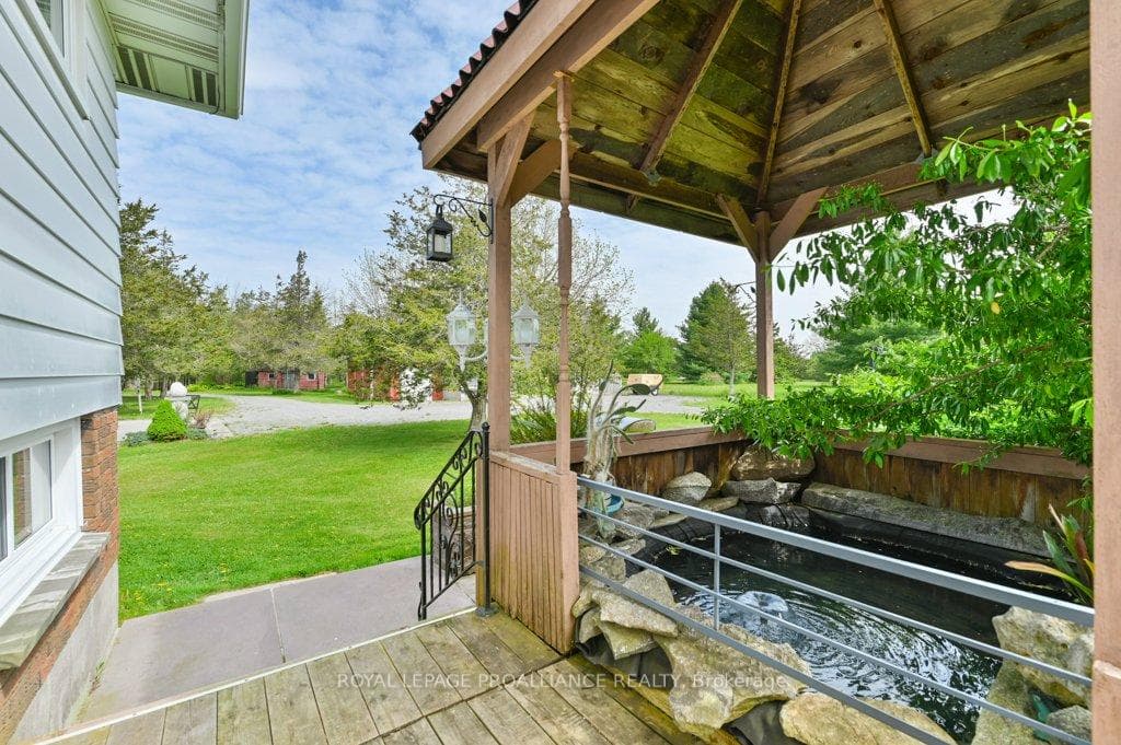 370 Cunningham Road photo 24