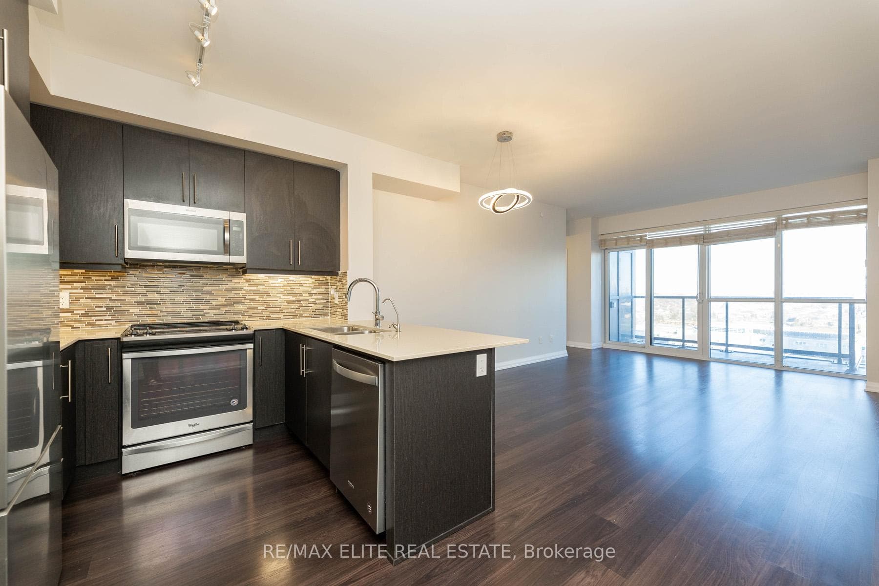 65 Oneida Crescent Unit 1210 photo 6