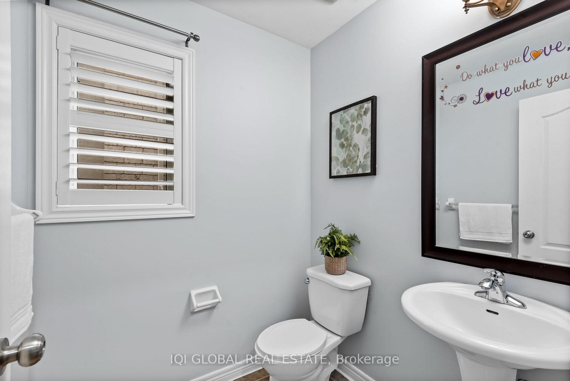Powder room