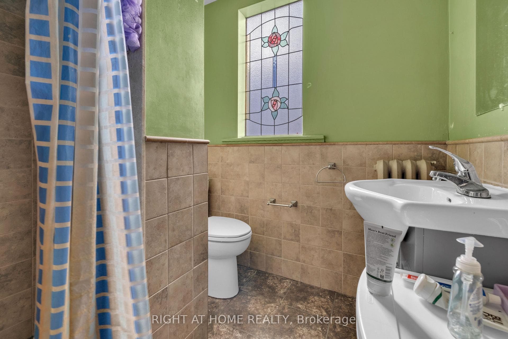 530-532 Campbell Avenue photo 10