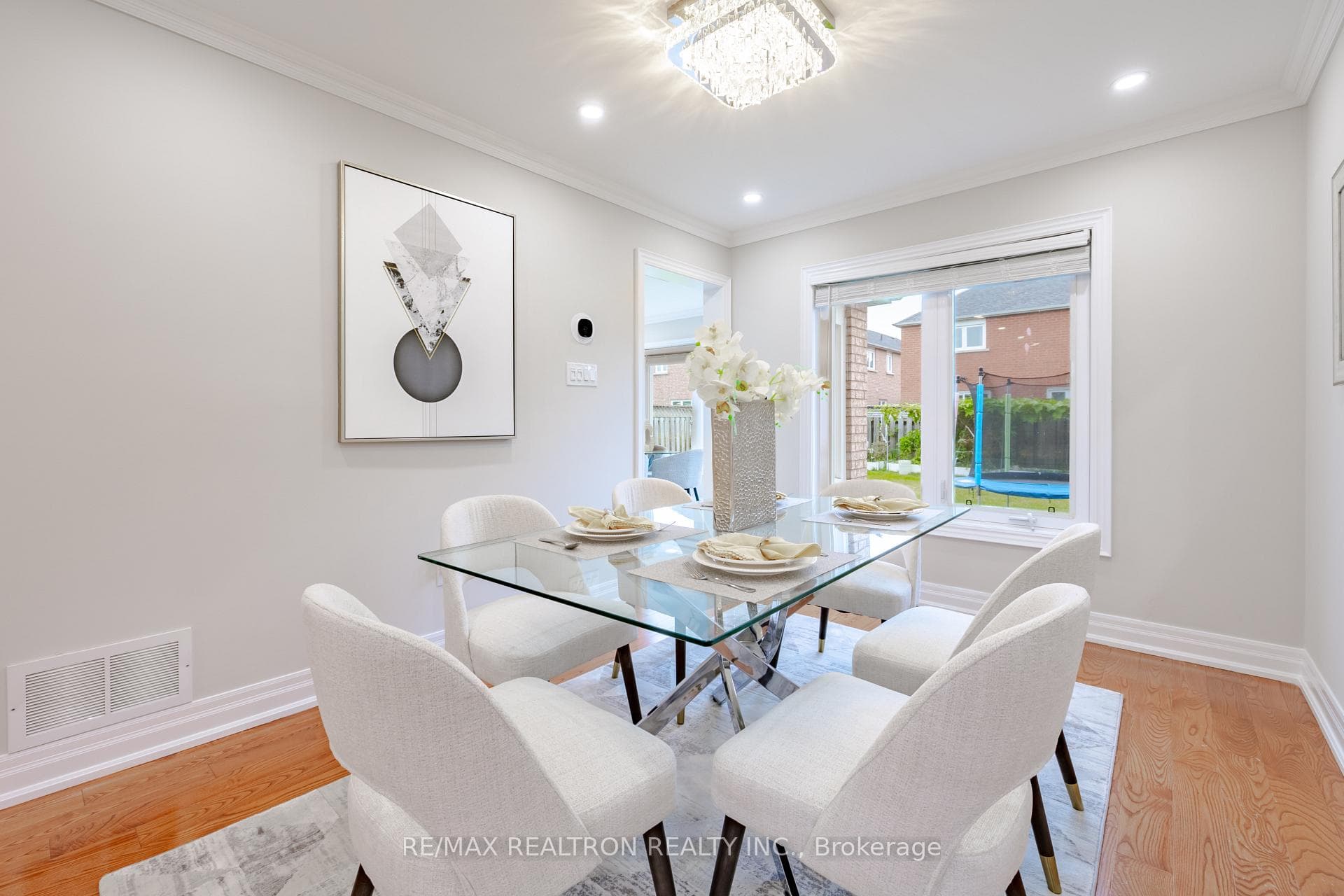 28 Marydale Avenue photo 10