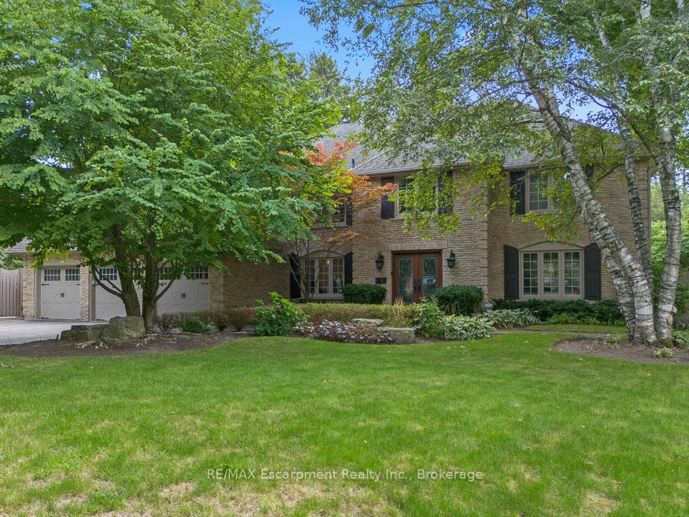 138 Cavendish Court photo 1