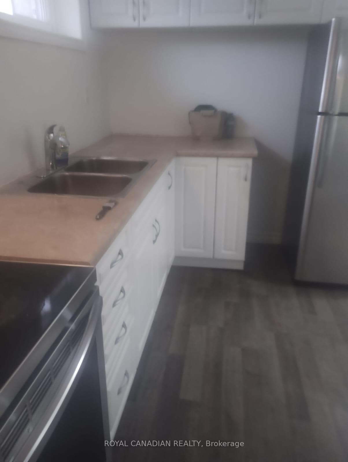 116 Golden Boulevard photo 2