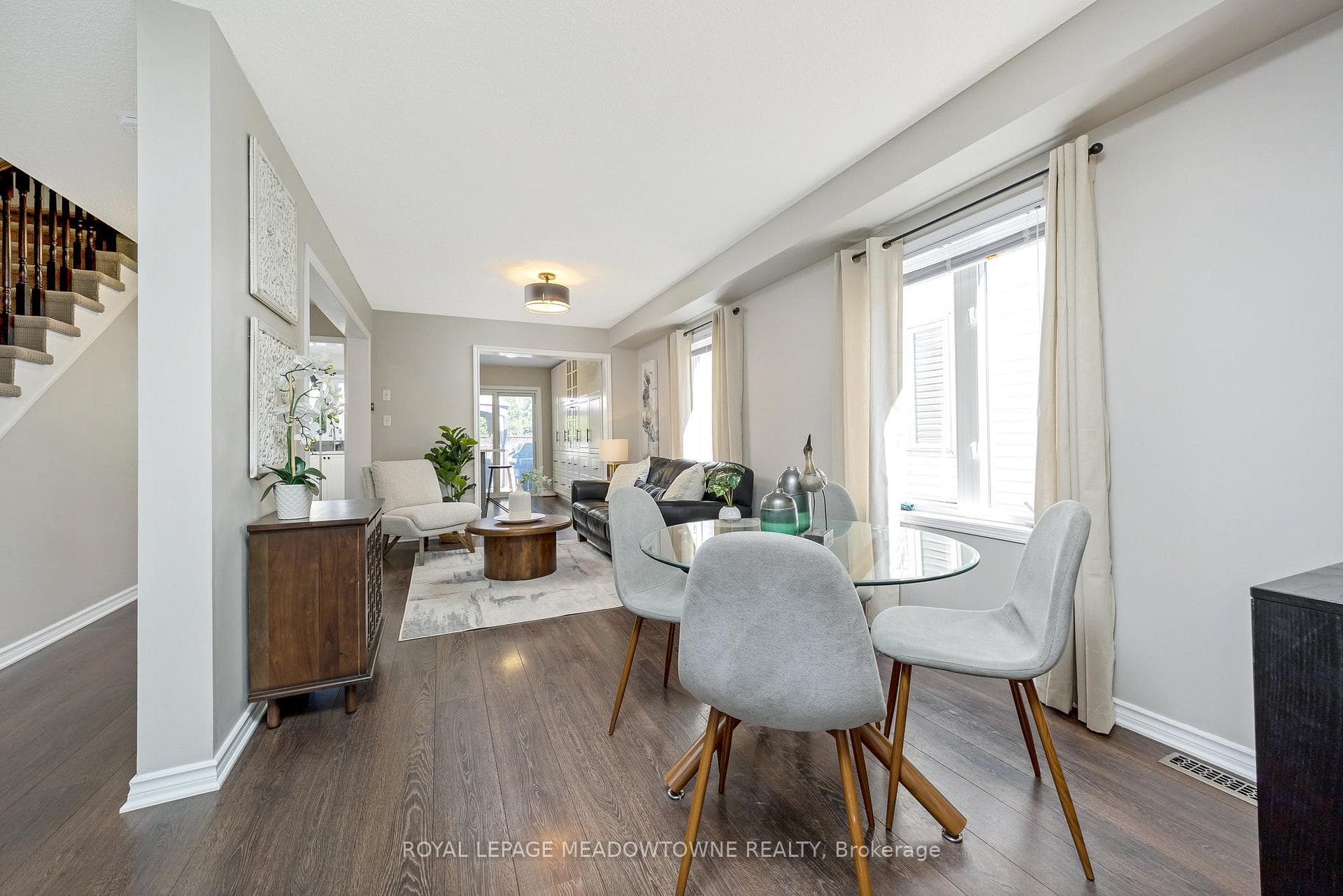 207 Sherwood Road photo 5