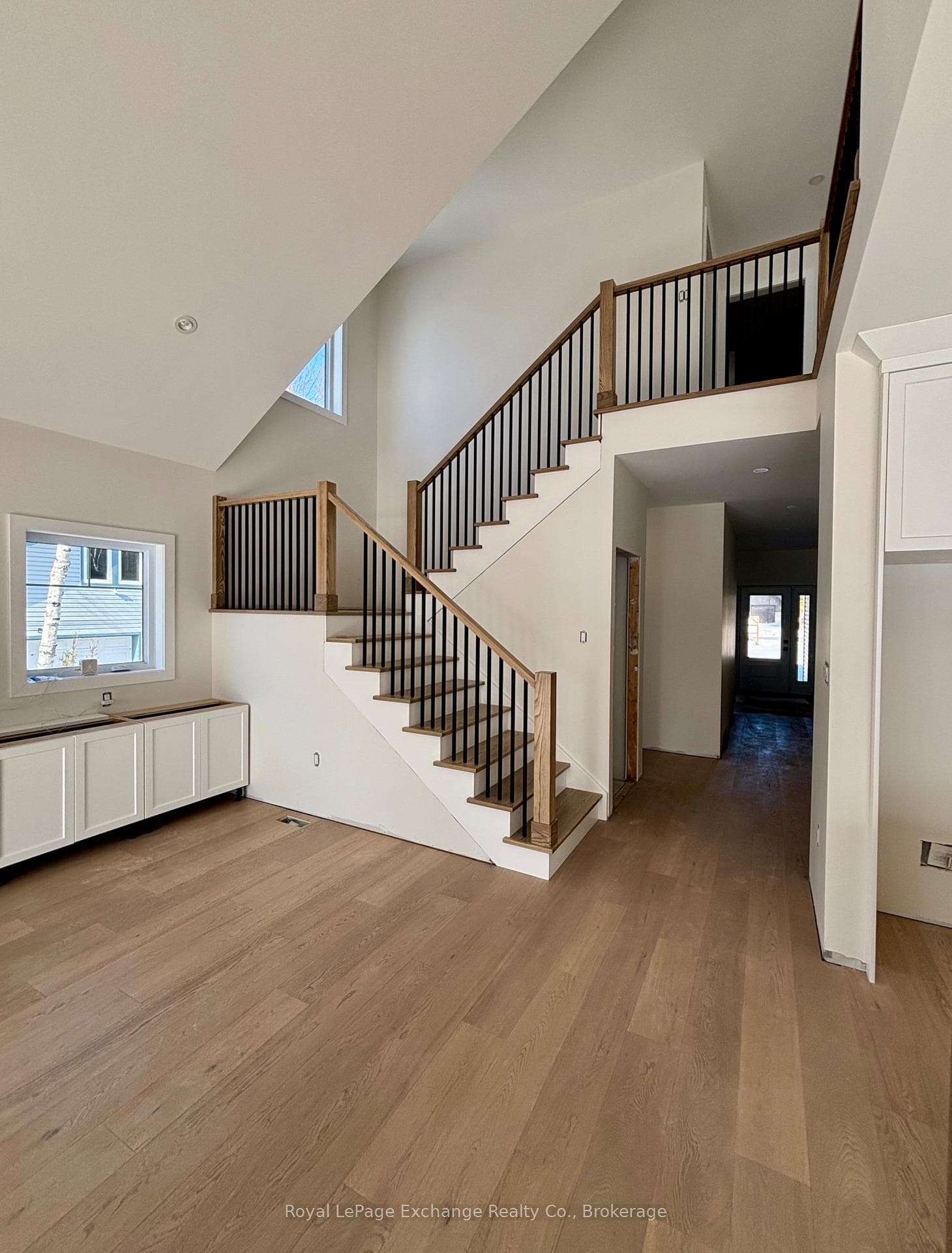 161 HURON Road photo 8