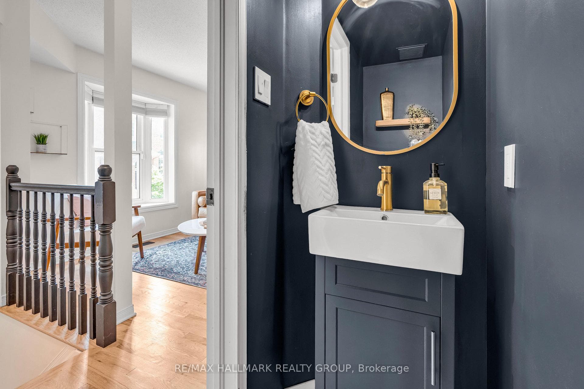 10 HINTONBURG Place Unit 11 photo 4
