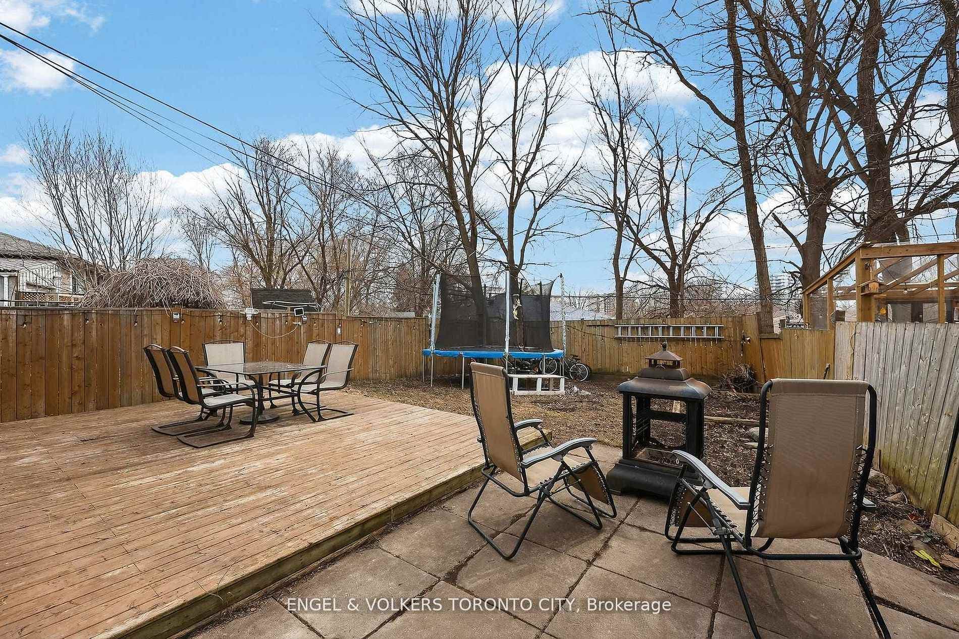 122 Septonne Avenue photo 25