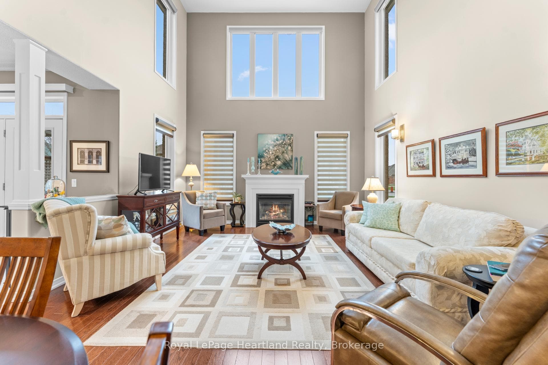 10 Macpherson Avenue photo 12