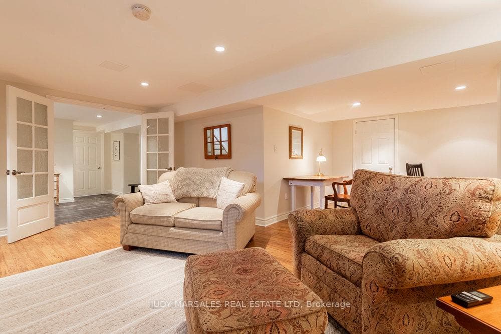 375 Newbold Drive photo 32