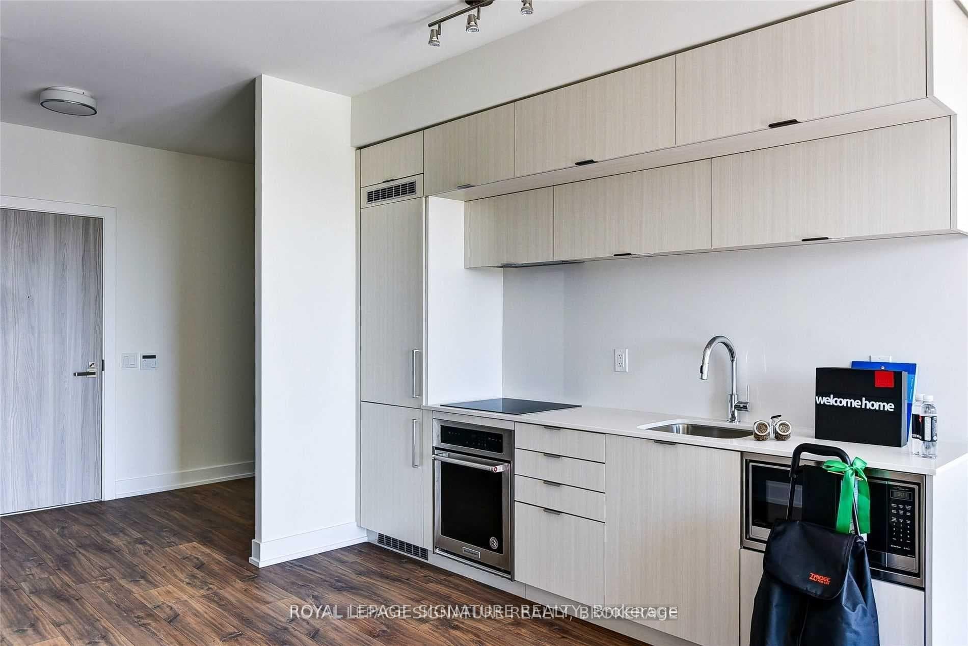 80 Vanauley Street Unit 921 photo 6