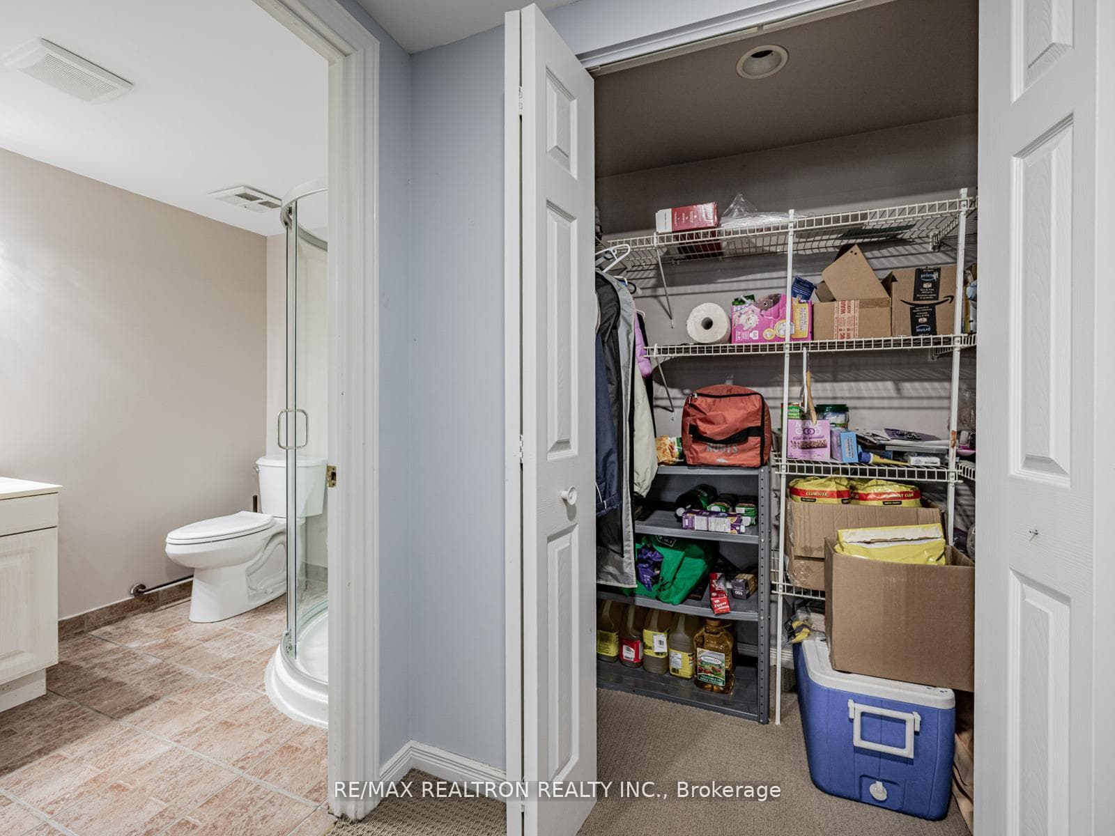 15D Overlea Boulevard photo 26