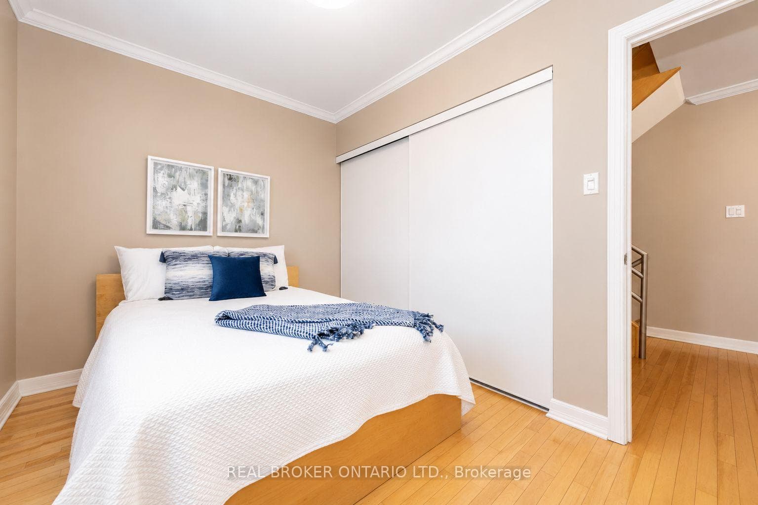 9 Graham Avenue photo 20