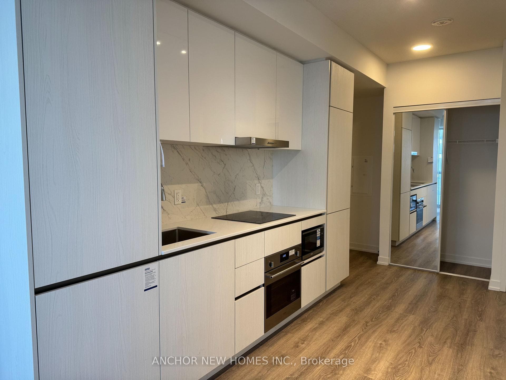 8 Interchange Way Unit #1201 photo 7