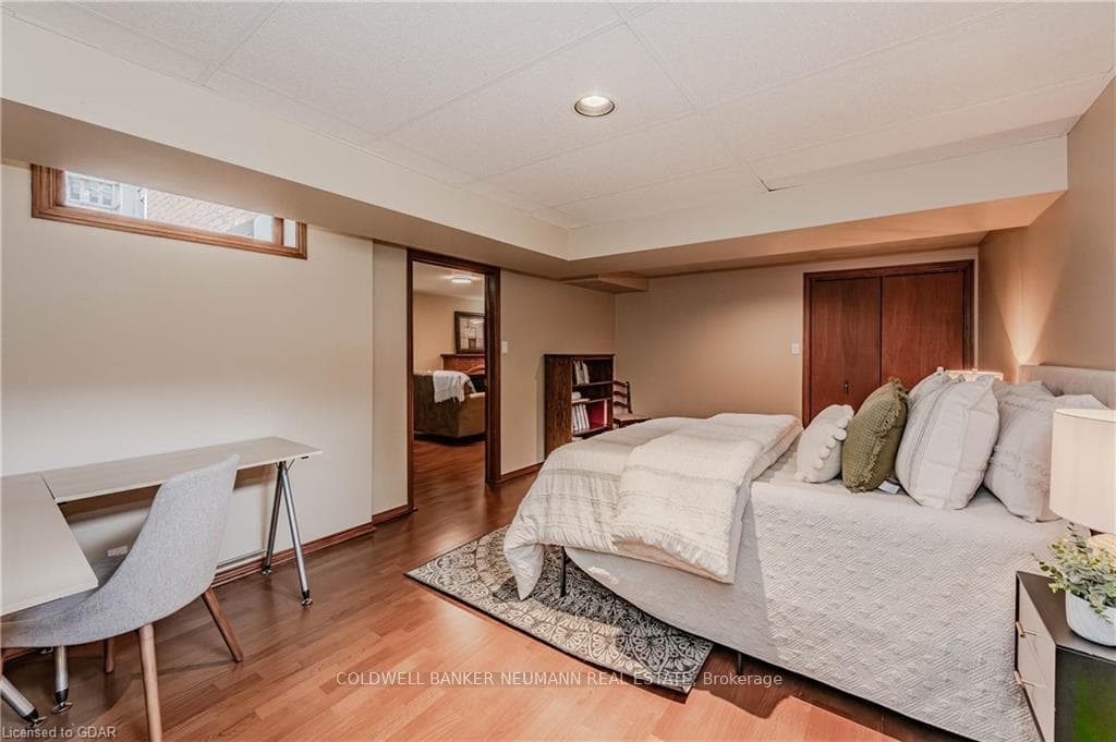 41 Oak Street photo 30