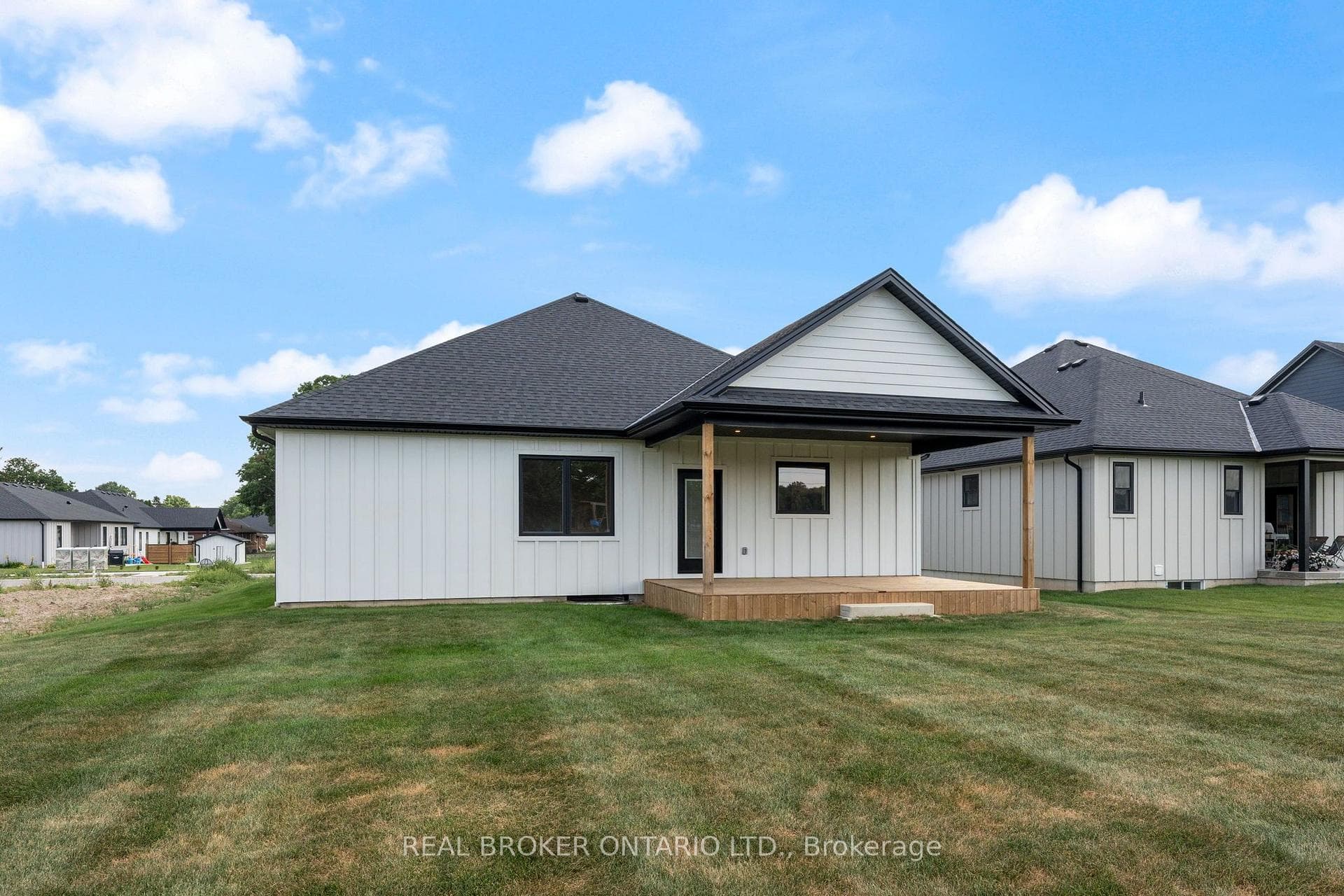 57009 Bruce Street photo 26