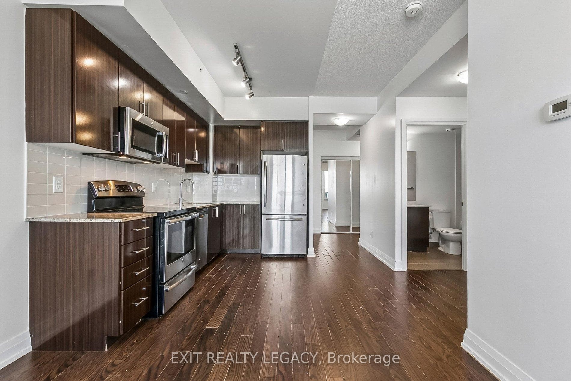 7167 Yonge Street Unit 710 photo 11