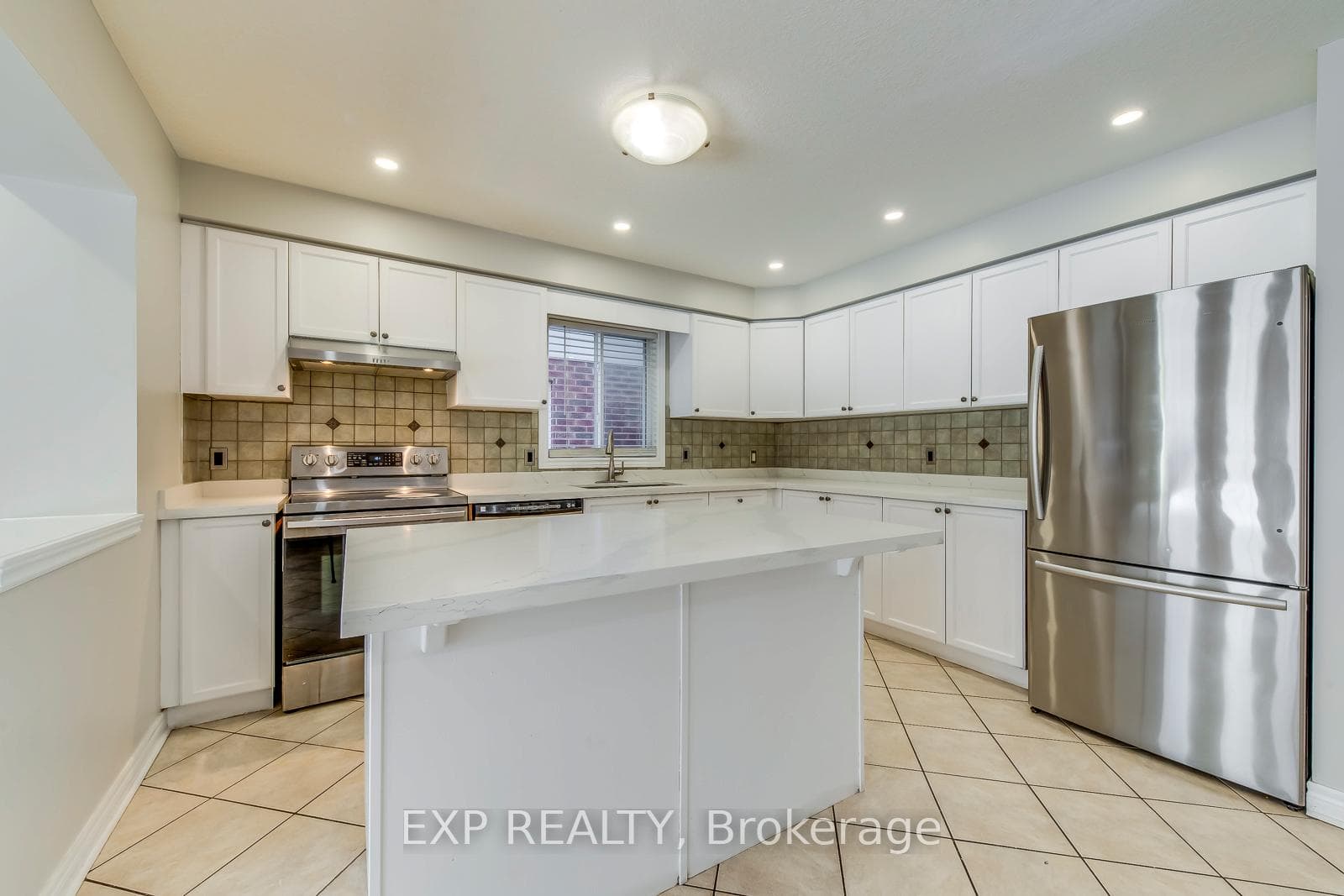 11 Frankfurt Street photo 11