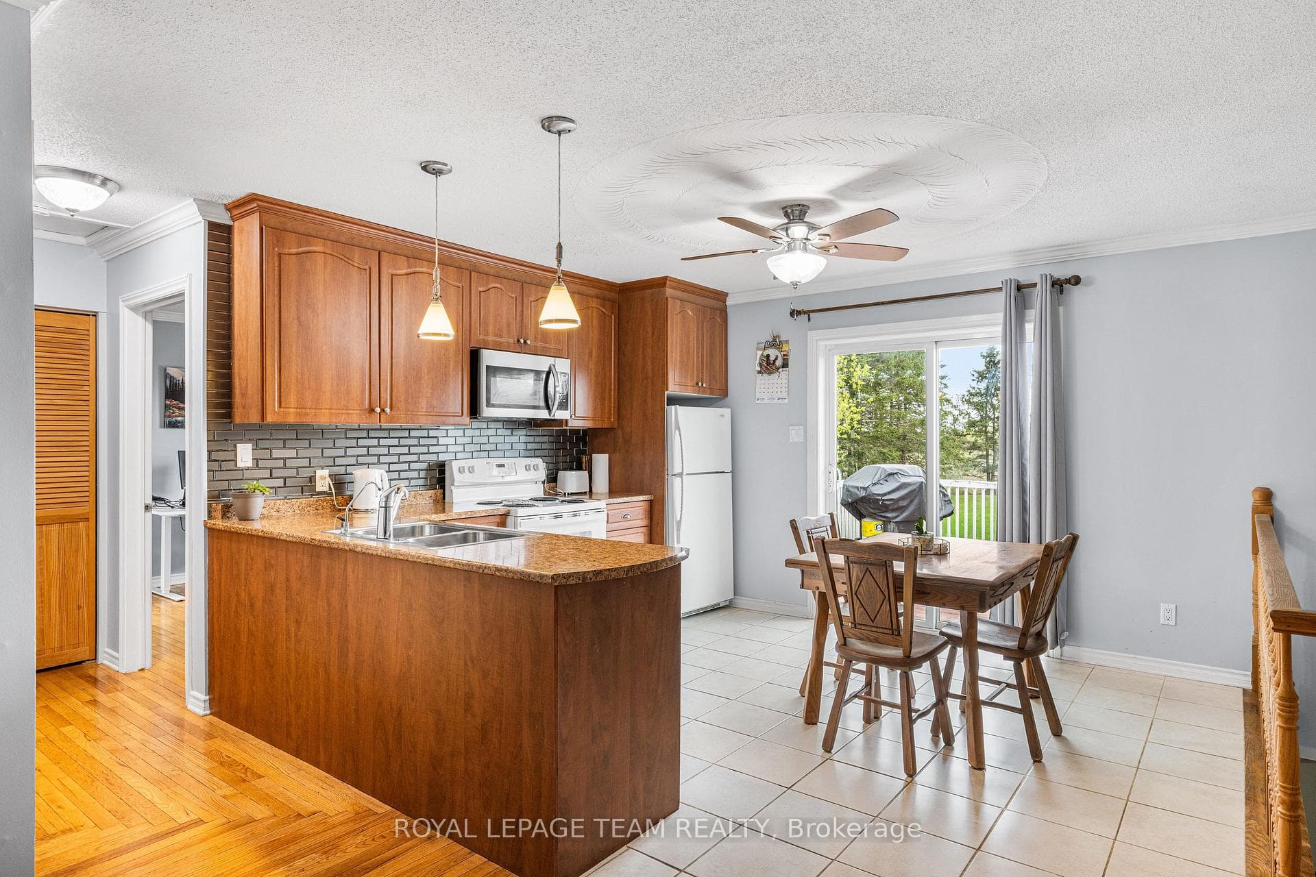 3960 Drouin Road photo 7