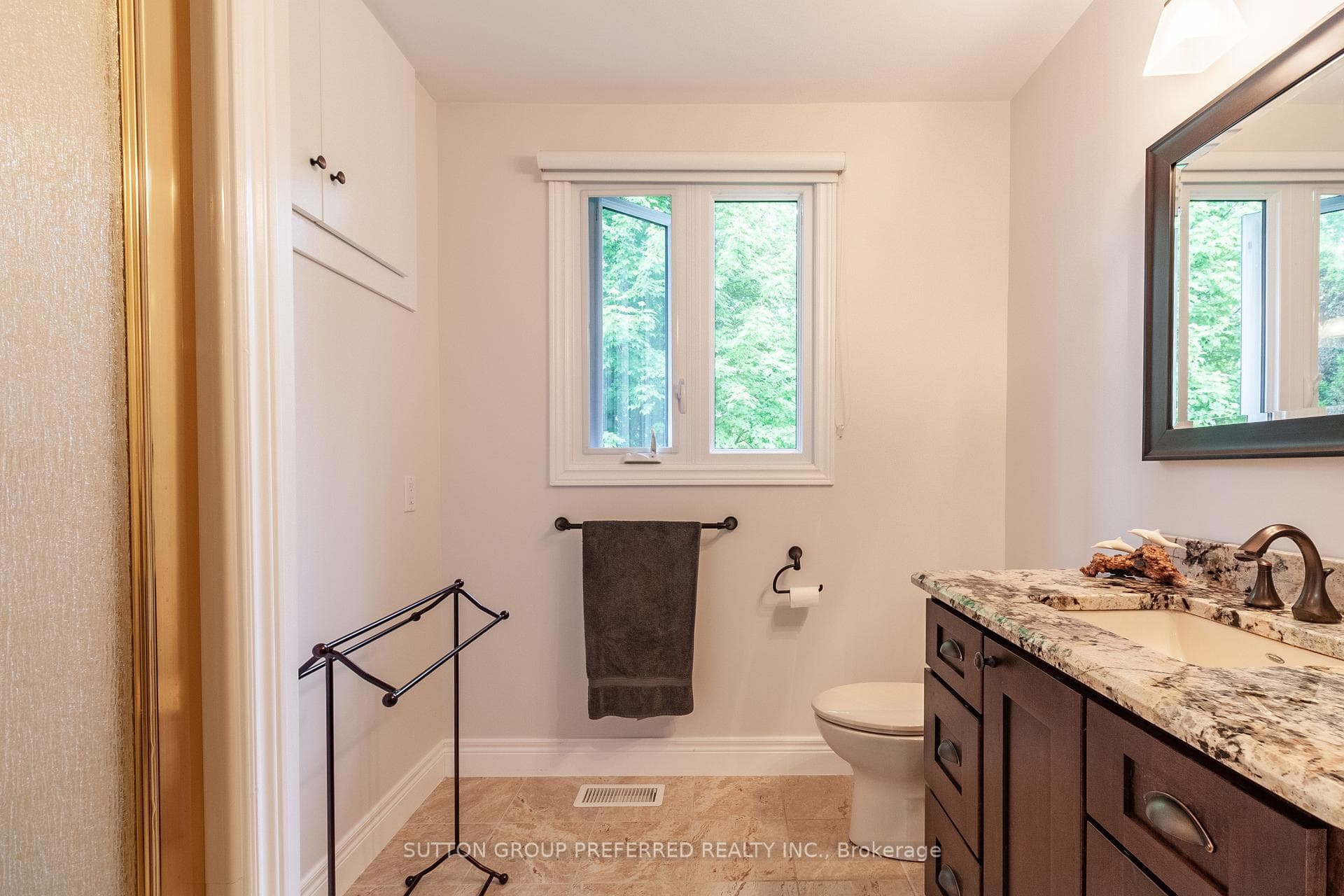 3270 Colin Street photo 23