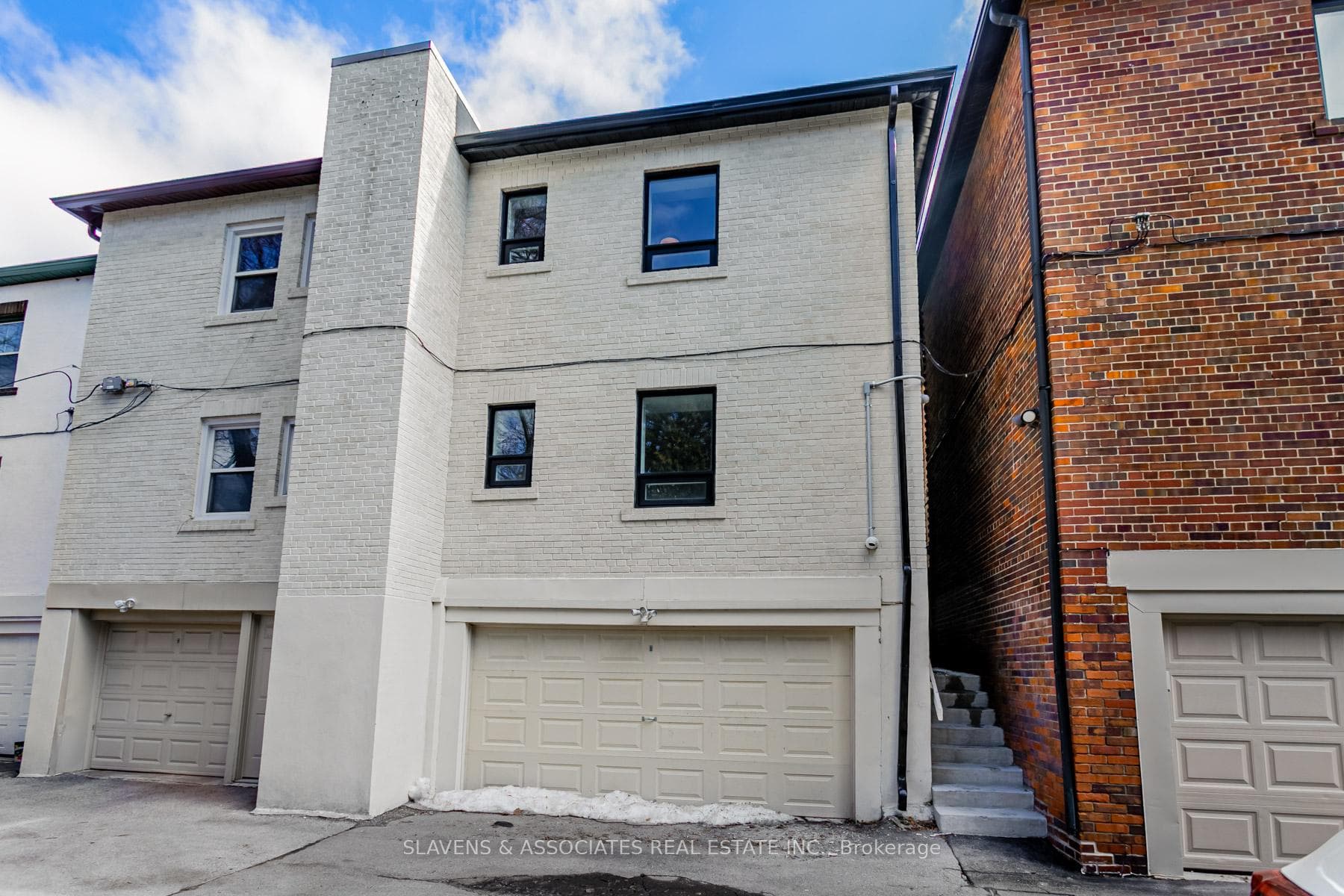 1088 Avenue Road photo 2