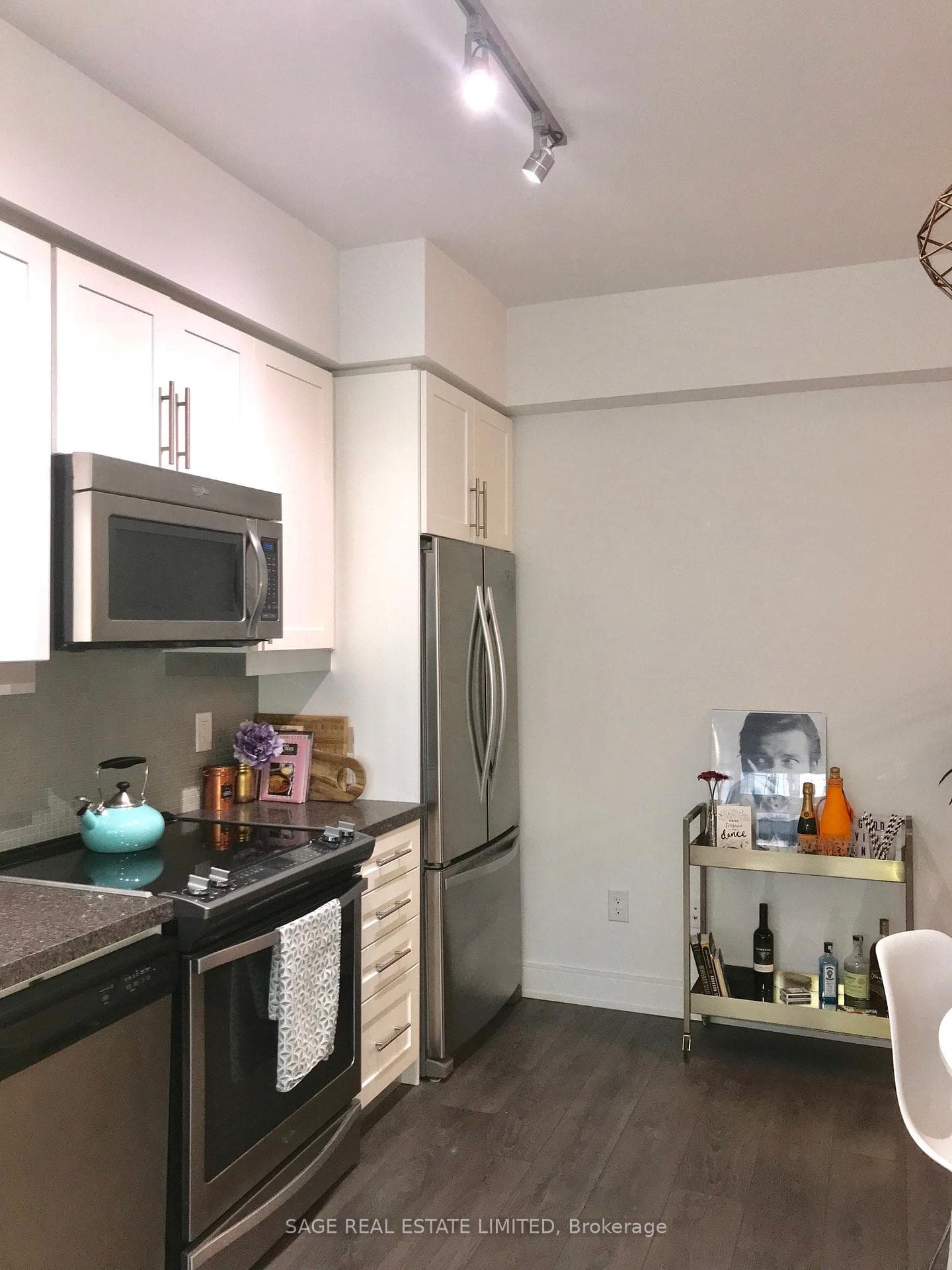 525 Adelaide Street Unit 931 photo 5