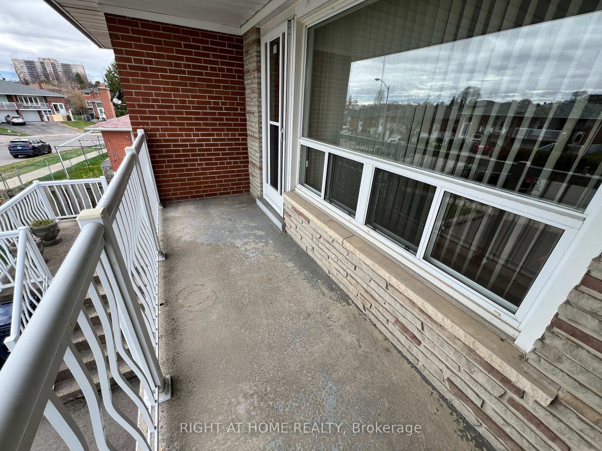 24 Paradelle Crescent photo 40