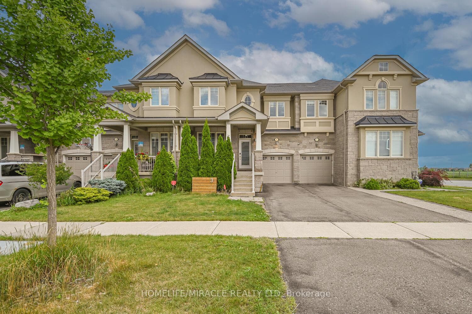 3 Sky Harbour Drive photo 1