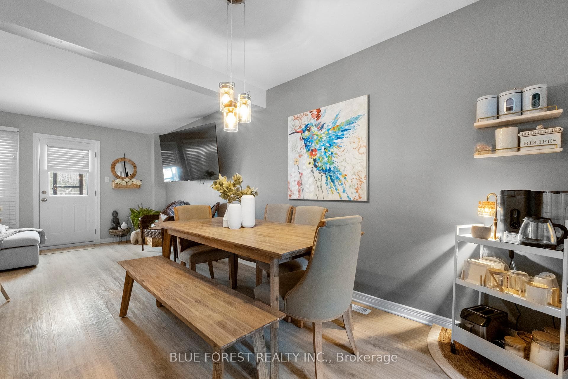 166 Southdale Road Unit 18 photo 8