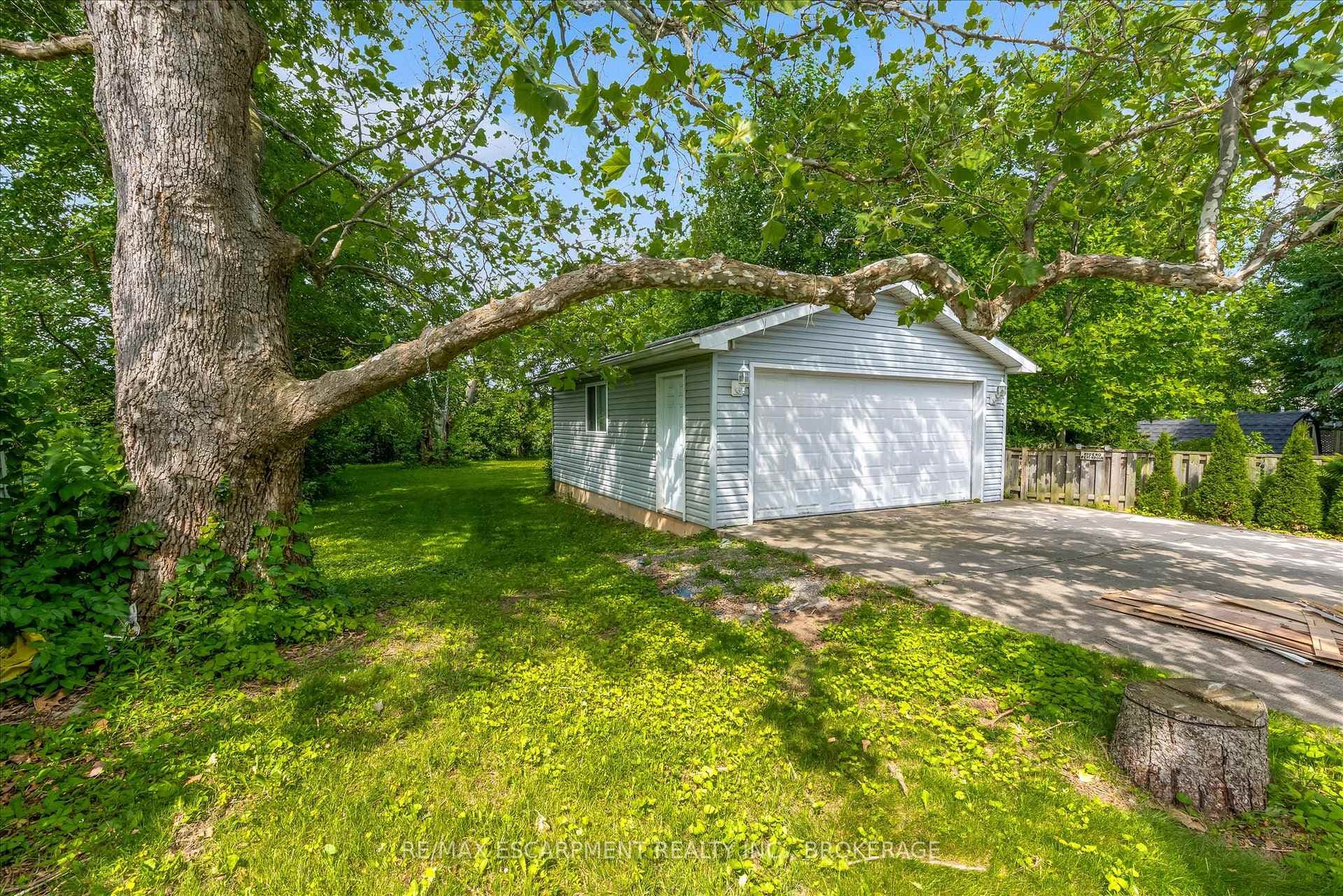 18 Bonavem Drive Unit 1 photo 18