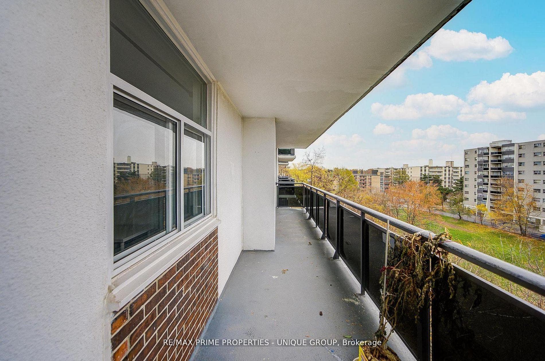 2245 Eglinton Avenue Unit 606 photo 39