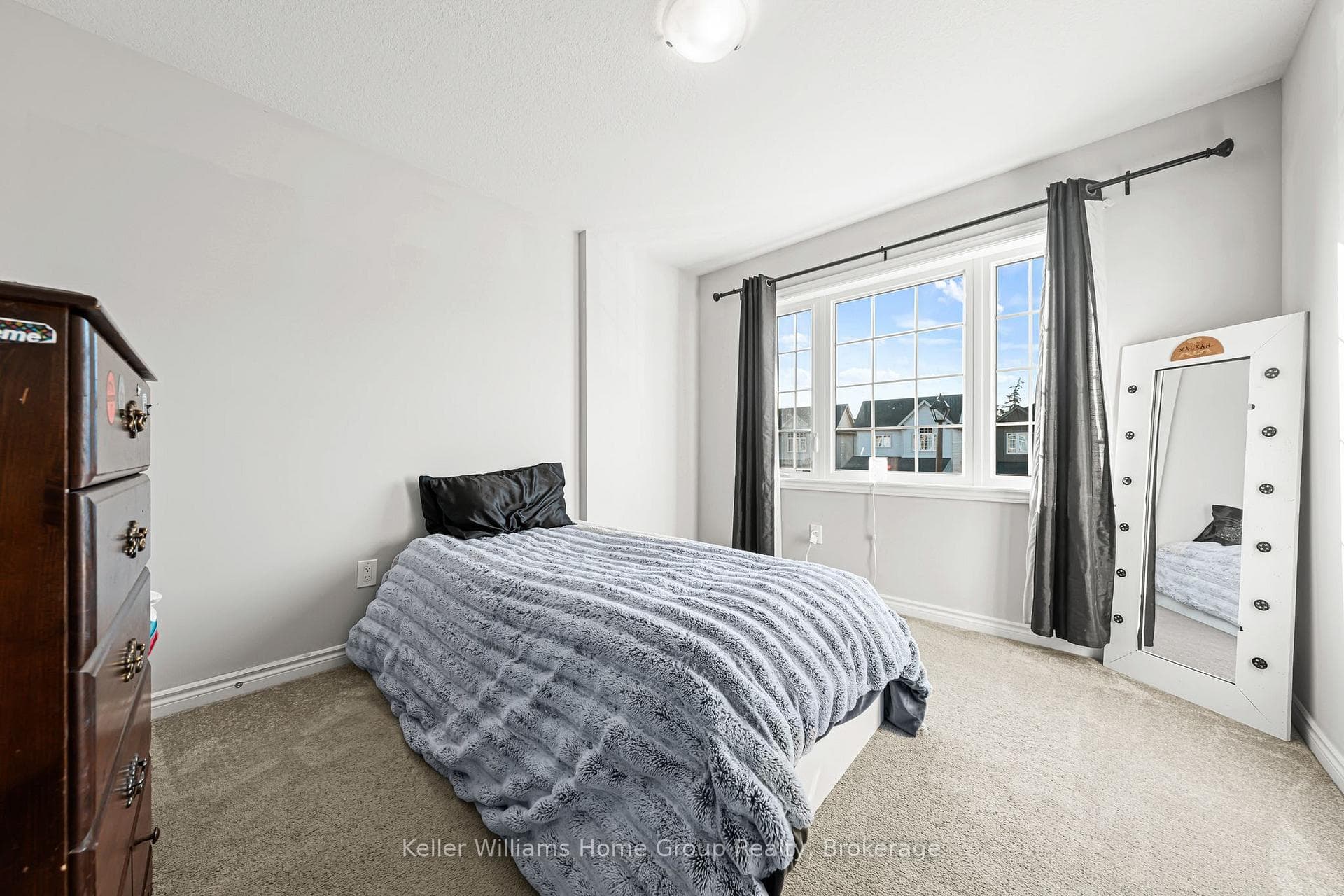 24 Courtney Street photo 31