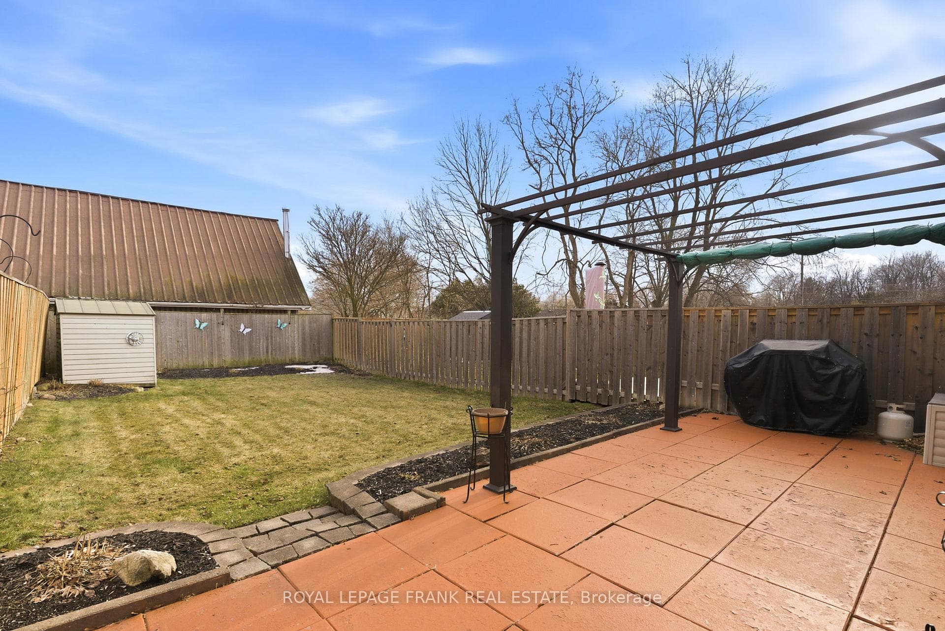 380 Surrey Drive photo 36