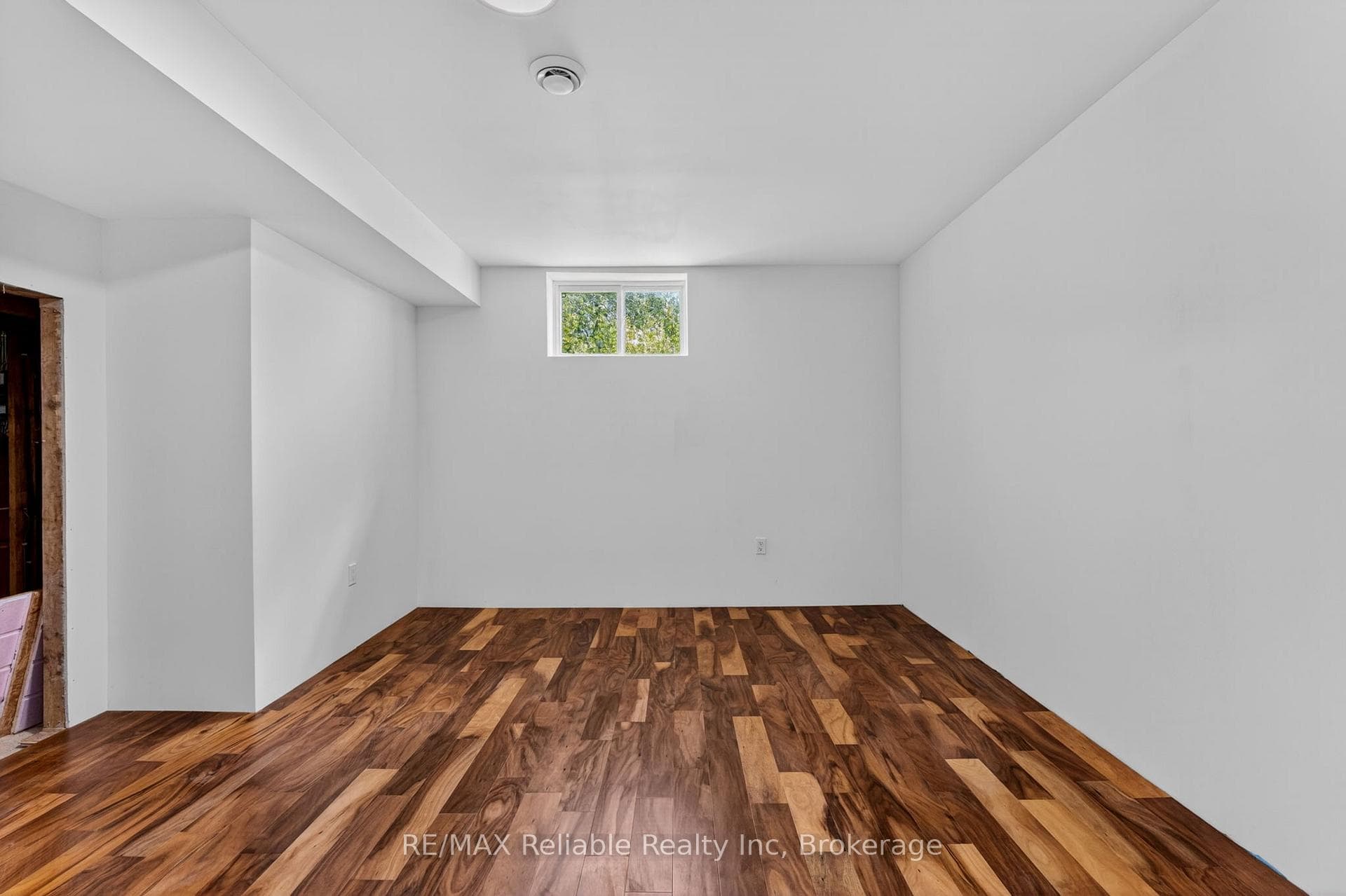 43841 Cranbrook Road photo 34