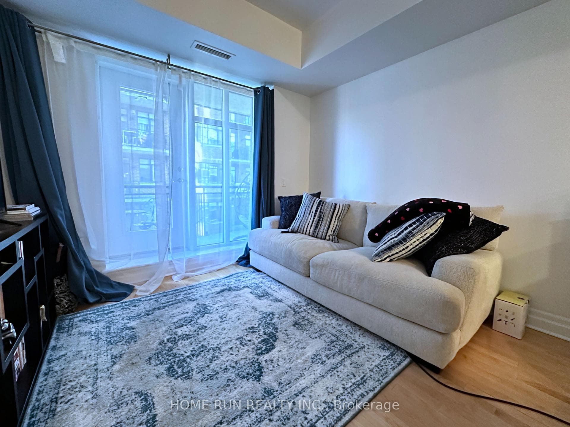 235 Kent Street Unit 714 photo 8