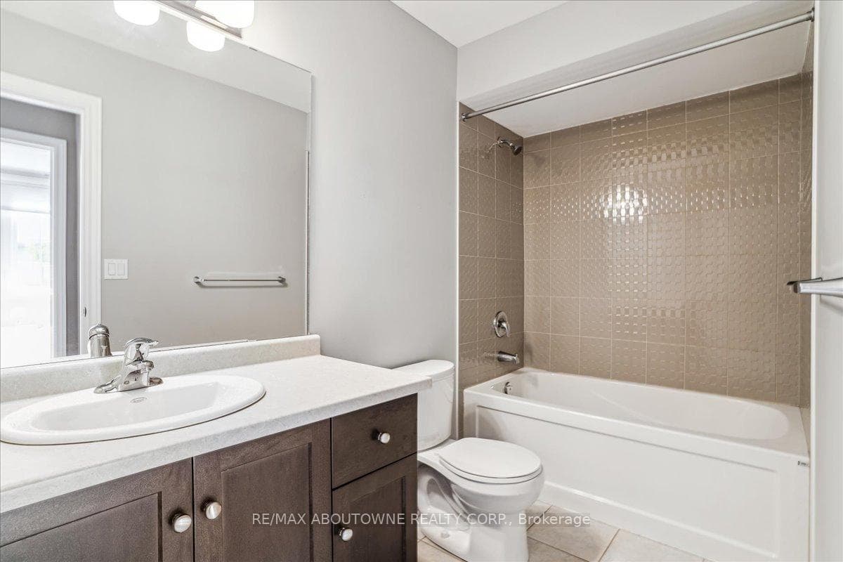7 Lakelawn Road Unit 4 photo 9
