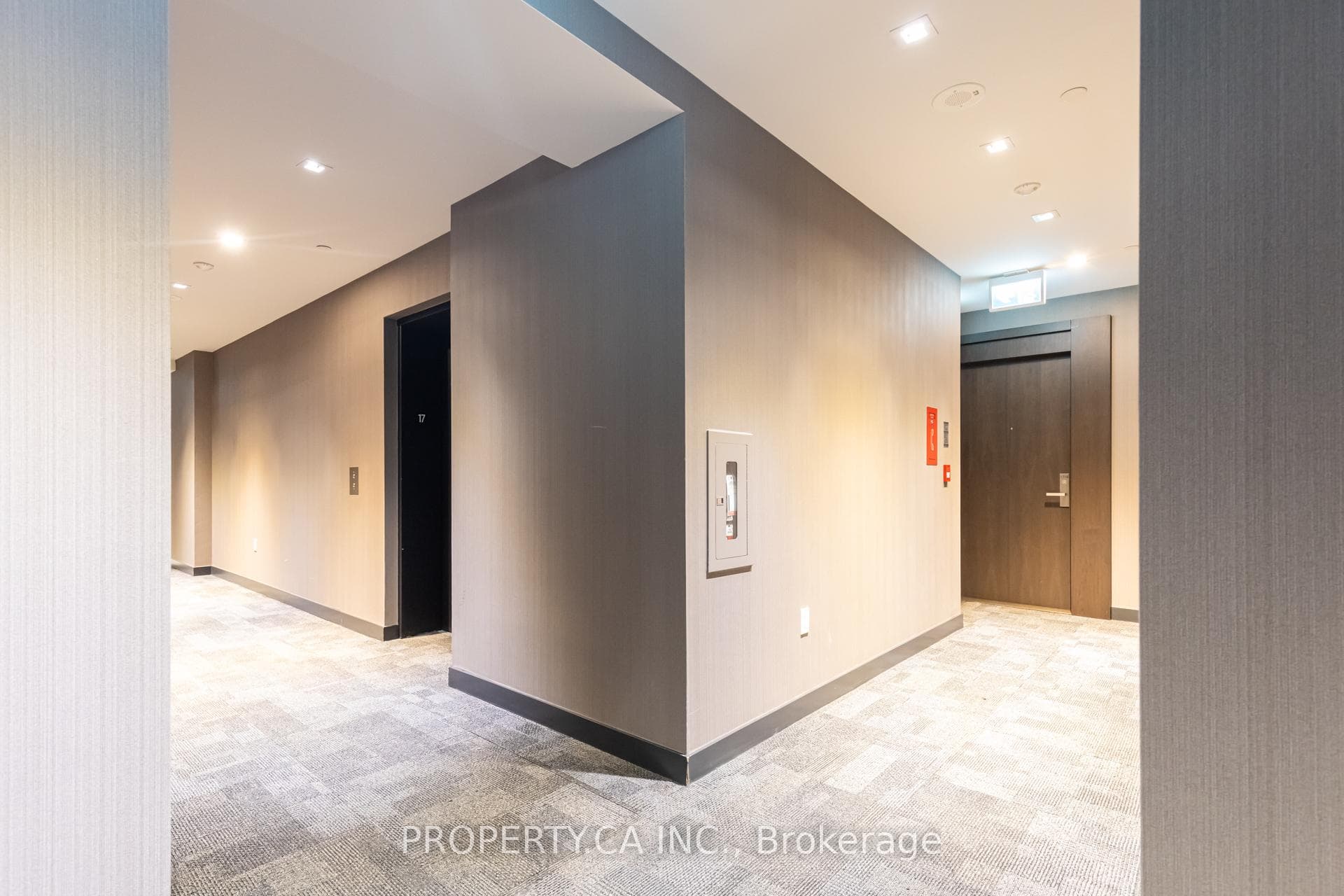 1 Yorkville Avenue Unit 1710 photo 8