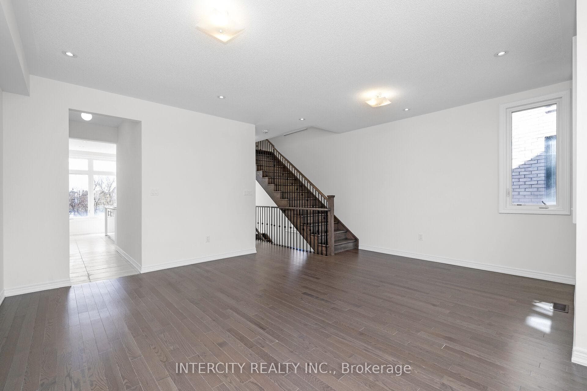 28 Queenpost Drive Unit 30 photo 19