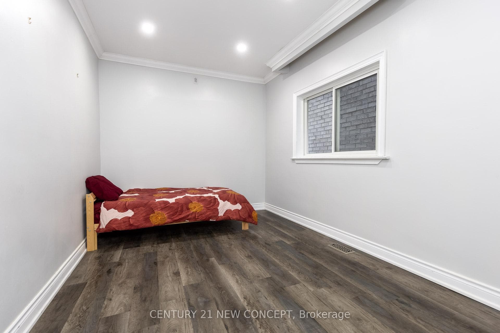 1113 Dufferin Street photo 13