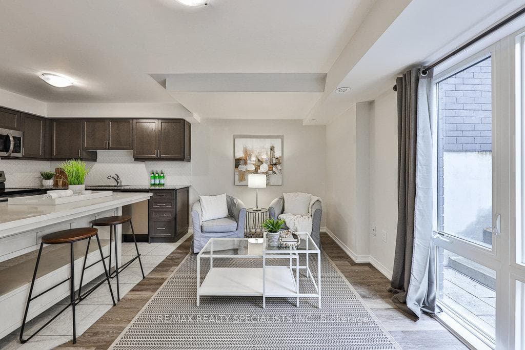 28 Fieldway Road Unit 53 photo 7