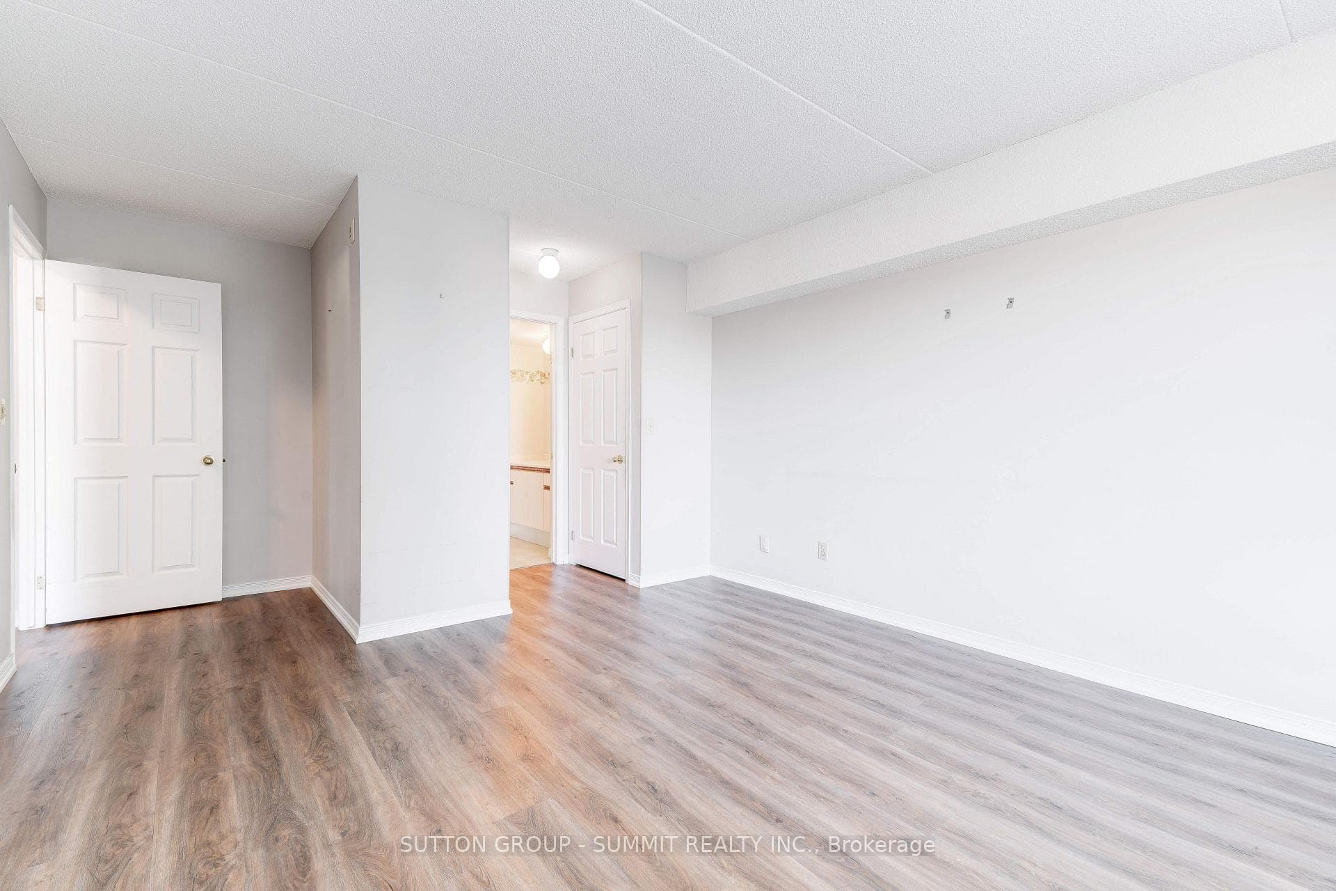 870 Upper Wentworth Street Unit 202 photo 13