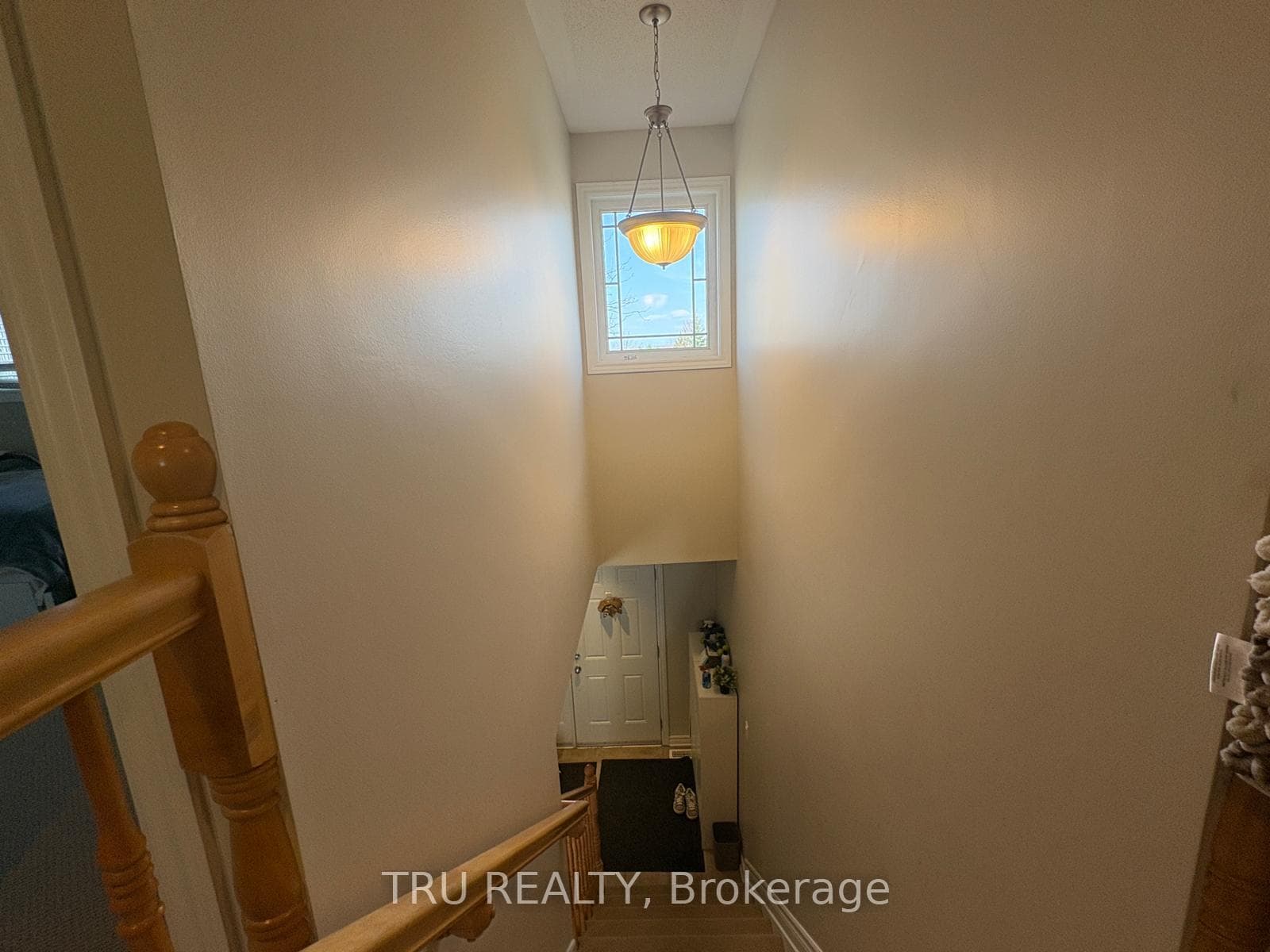 684 Beatrice Drive photo 27
