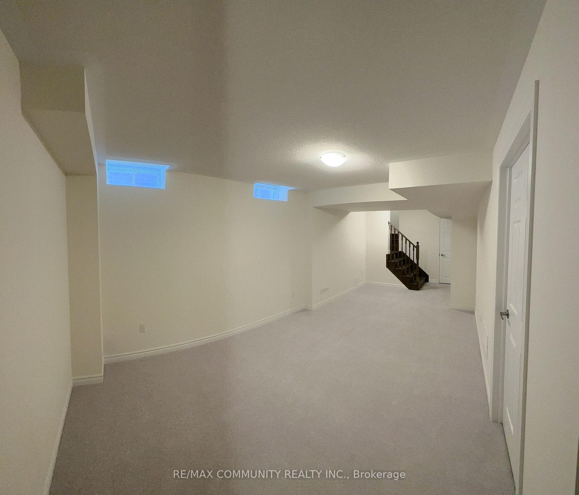 59 Mountainside Crescent photo 8