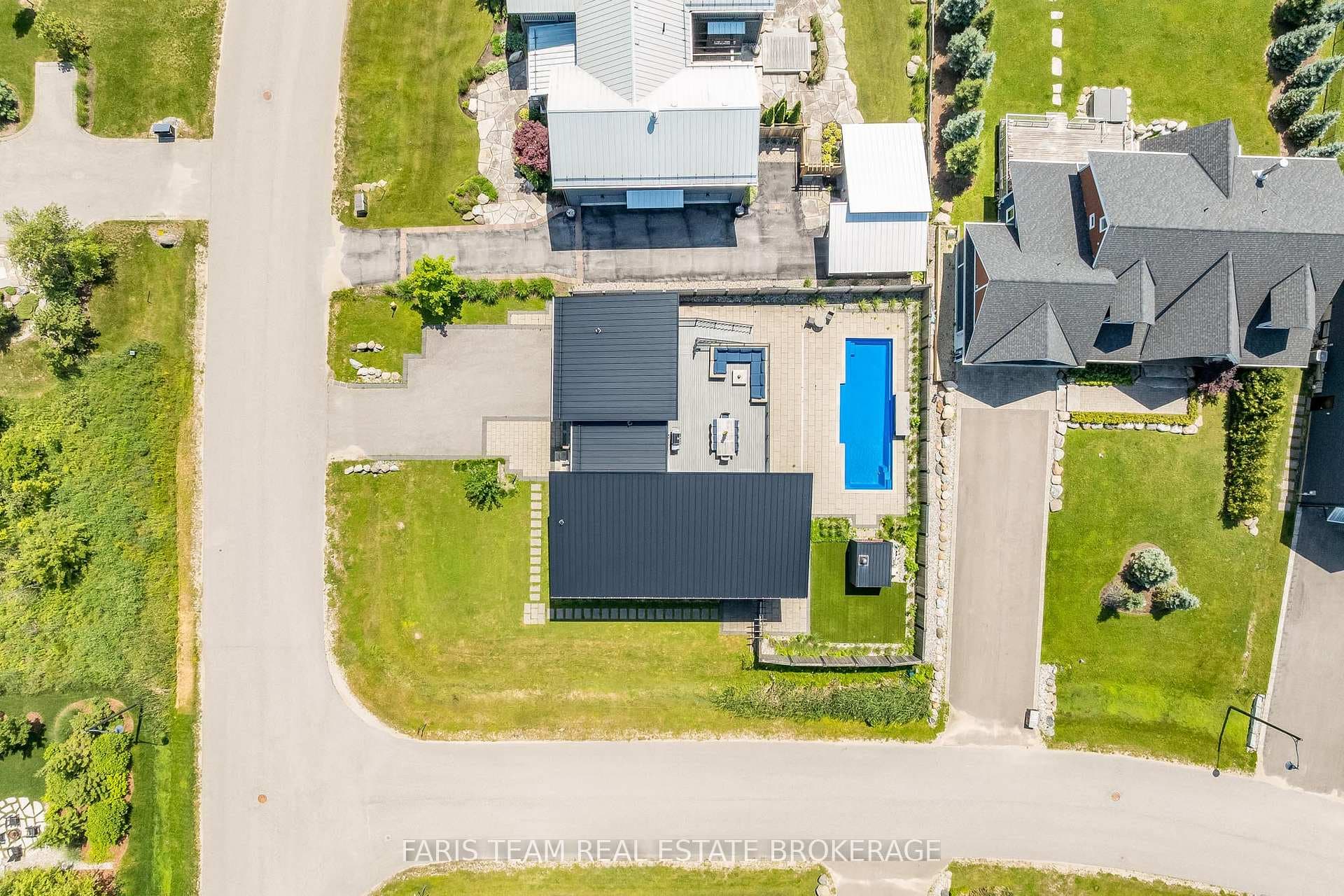 116 Arnot Crescent photo 45
