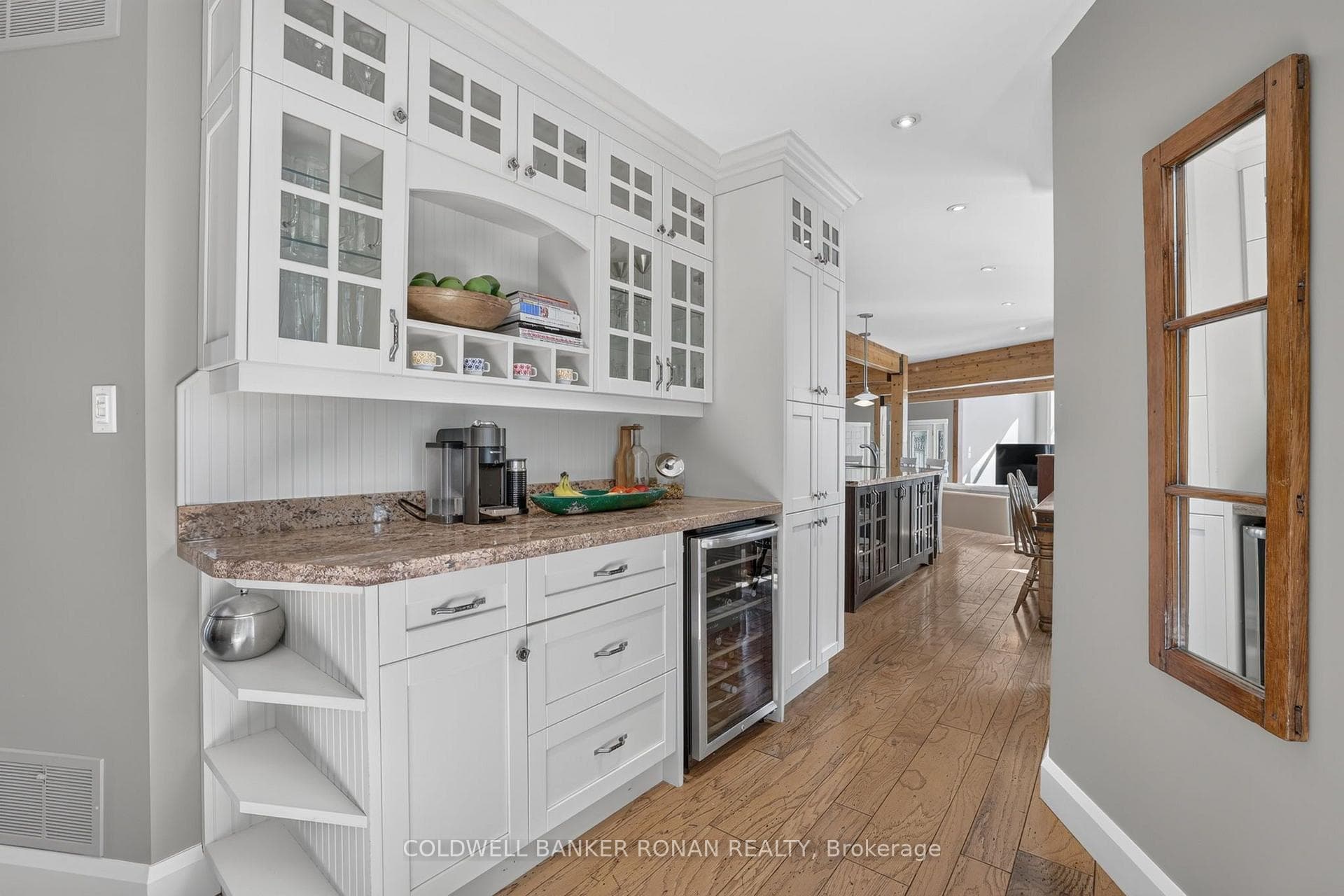 18250 Duffy's Lane photo 14