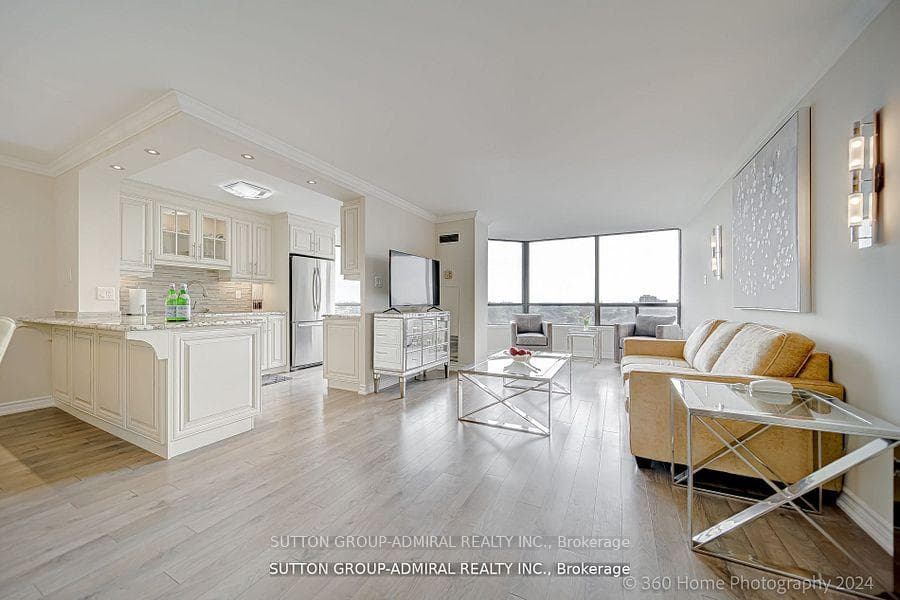7440 Bathurst Street Unit 1005 photo 2
