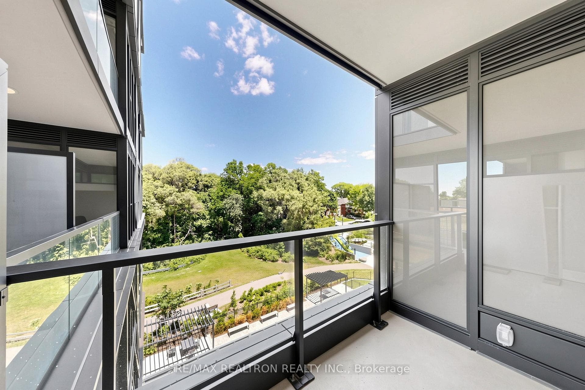 250 Lawrence Avenue Unit 701 photo 41