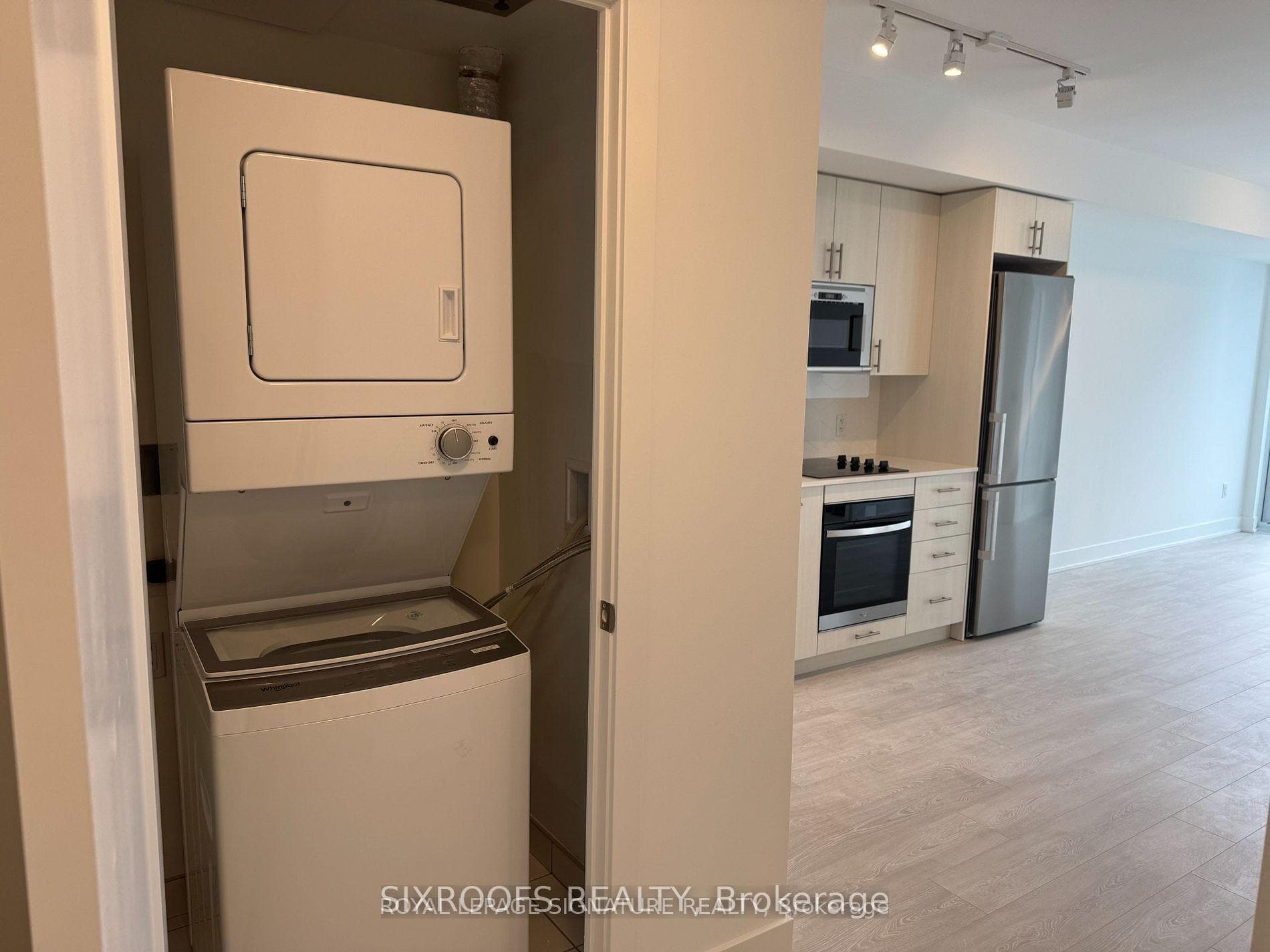 2545 Simcoe Street Unit 2113 photo 9